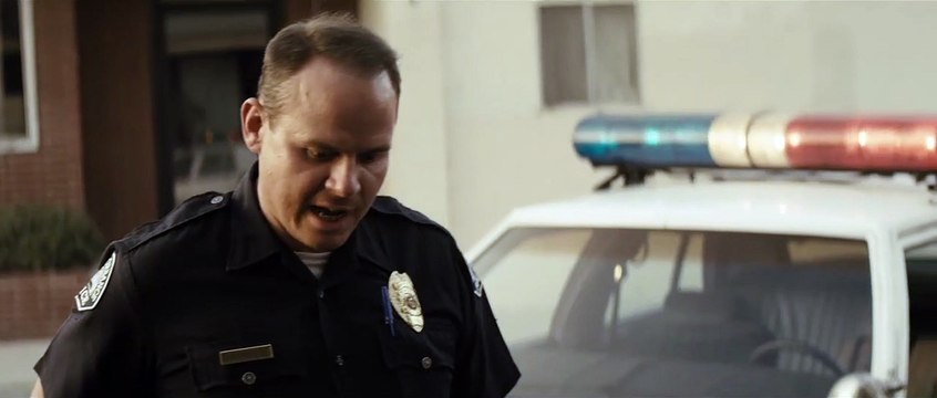 N.W.A - Straight Outta Compton - EXTRAIT VF Jerry Heller tente de discuter avec la police de LA