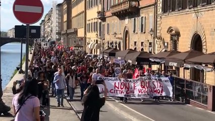 Firenze, ambulante fermato: corteo di protesta