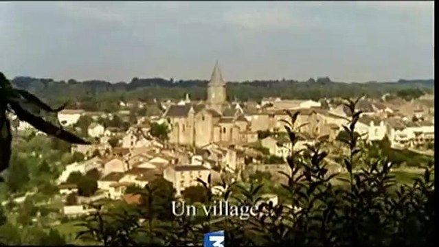 Un Village Français Bande-annonce (4) VF