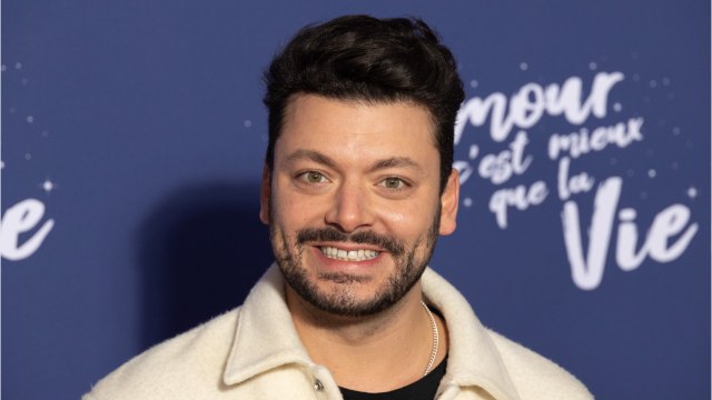 VOICI : Kev Adams : l’impact de son métier d’humoriste sur sa vie intime