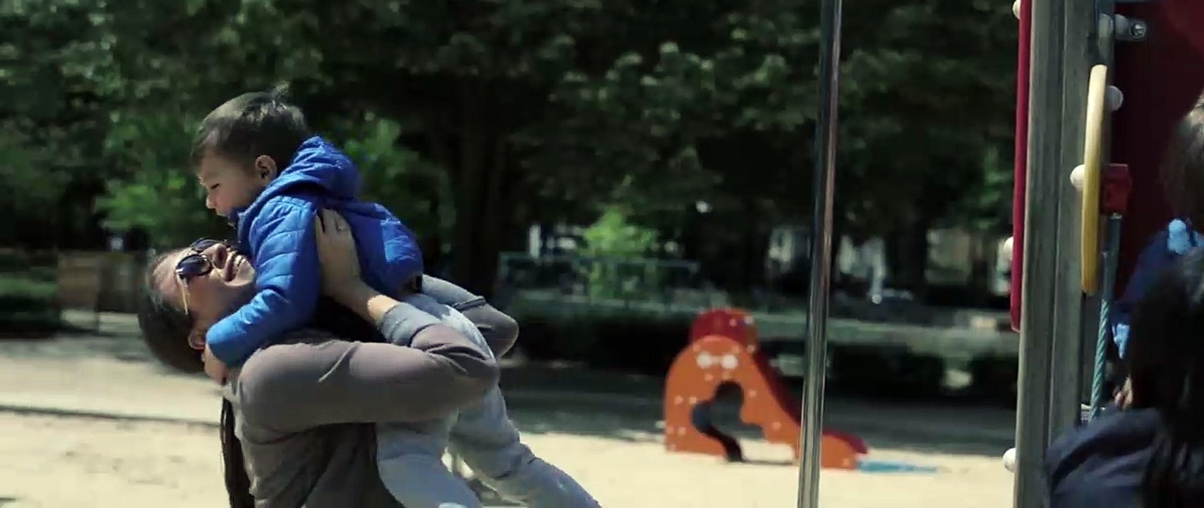 Si proche du soleil Bande-annonce VF