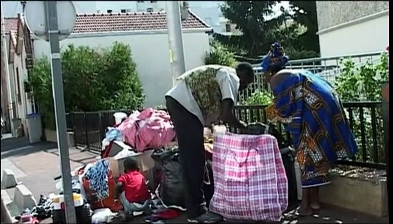 En terre étrangère Bande-annonce VF