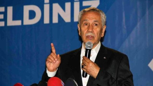 Bülent Arınç'tan partisindeki bazı siyasetçilere üstü kapalı ekonomi eleştirisi: 3 sene evvel 'ekonomik sıkıntılar var' demiştim