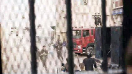 Clash - EXTRAIT VOST "L&#039;émeute"