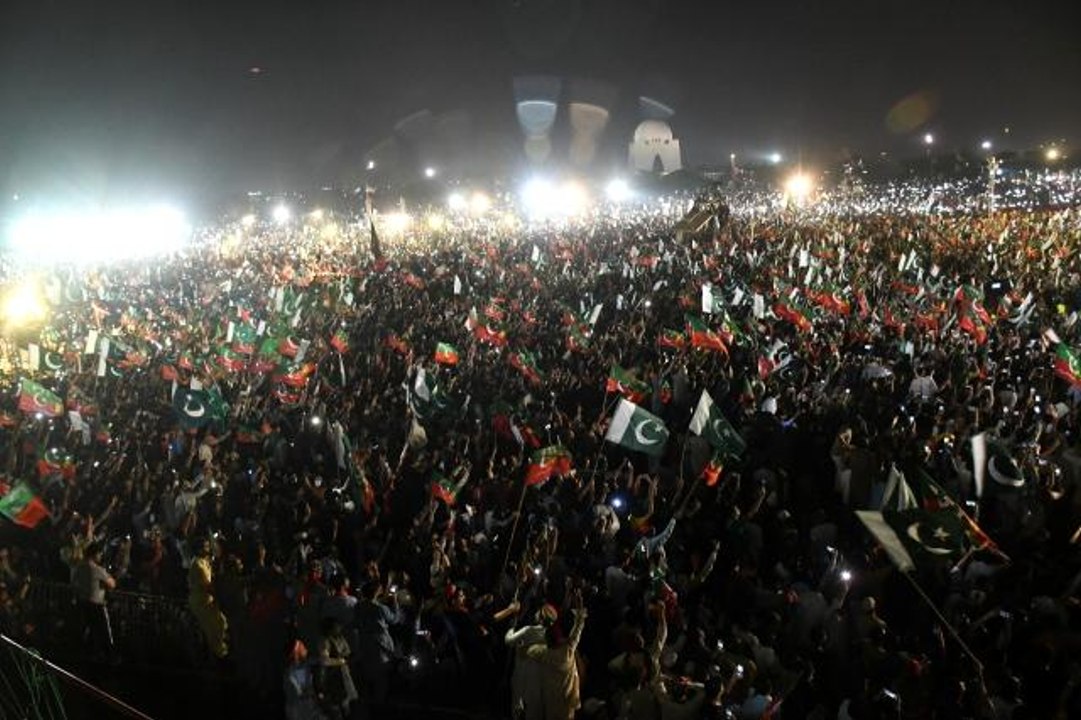 Eski Pakistan Başbakanı Imran Khan: "Pakistan'a karşı yabancı güçler tarafından komplo kuruldu"