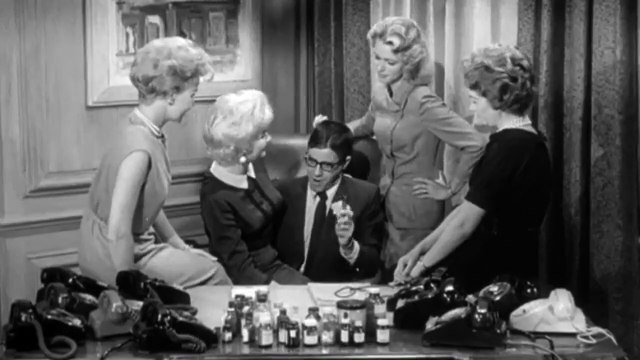 Le Dingue du palace Bande-annonce VO