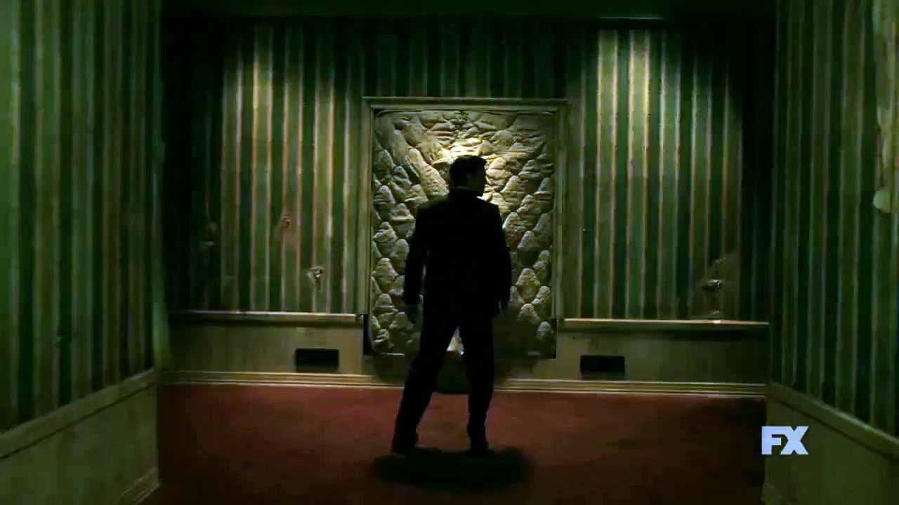 American Horror Story : Hotel - Teaser "Detective John Lowe"