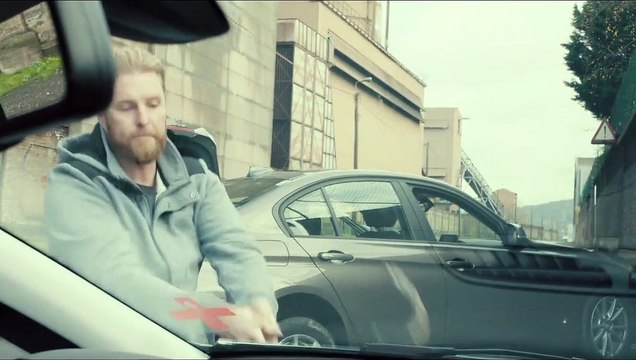 La Fille inconnue - EXTRAIT Baisse ta vitre