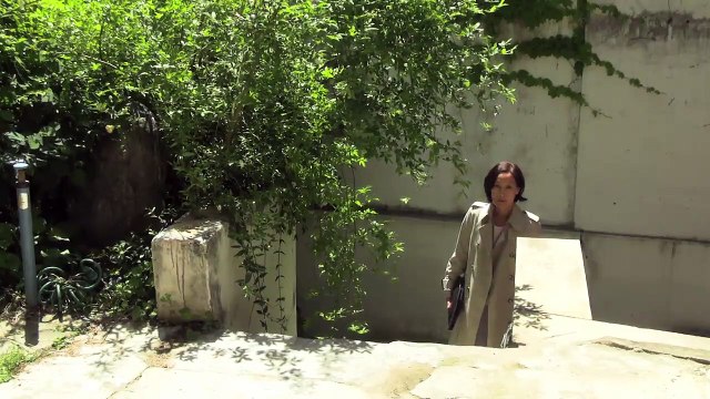 In Front of Your Face EXTRAIT VO L'arbre