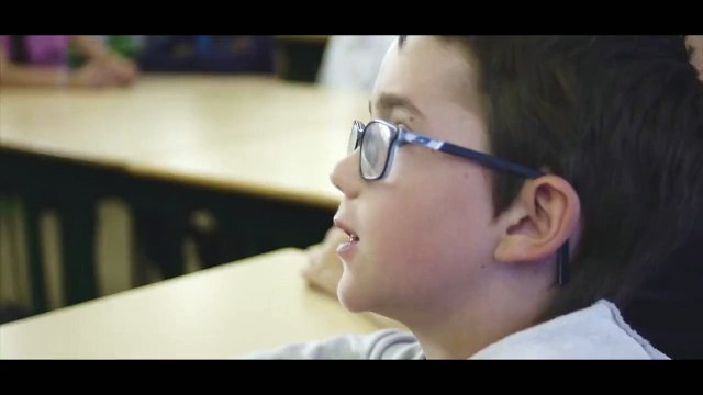 Dunkerque, Waiting For The Next Bus Bande-annonce VF