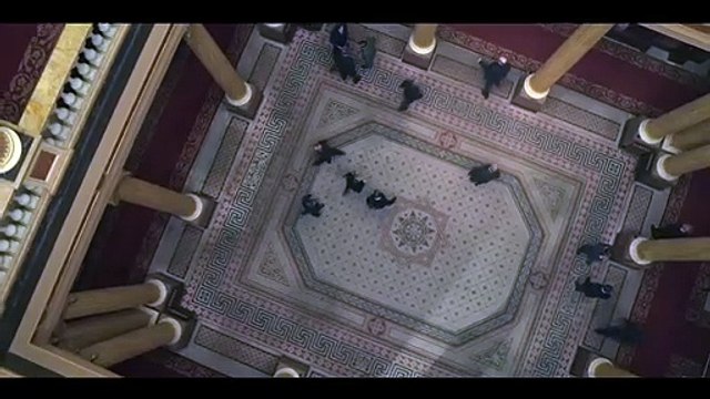 Traîtres - saison 1 Bande-annonce VO