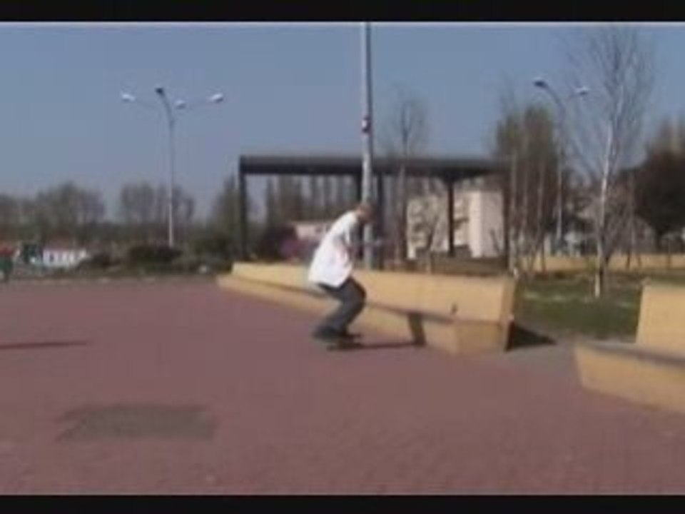 skate Flip to switch pivot grind