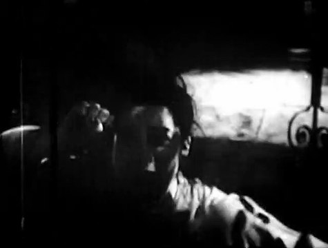 Pas de cette Terre Bande-annonce VO