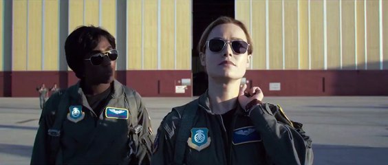 Captain Marvel EXTRAIT VO "La tête dans les nuages"