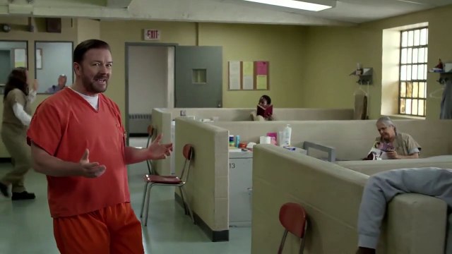 Ricky Gervais détourne House of Cards , Lilyhammer et Orange is the New Black pour Netflix