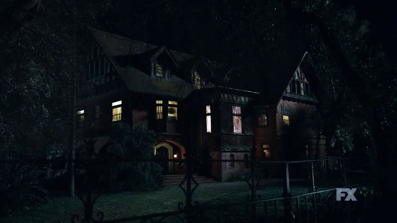 What We Do In The Shadows - saison 1 Teaser (2) VO