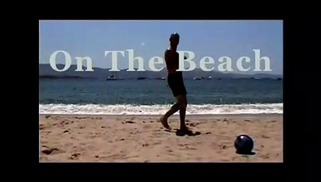 On the beach Bande-annonce VF