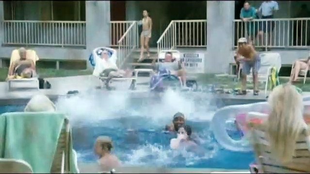 La Jeune fille de l'eau Bande-annonce (2) VO