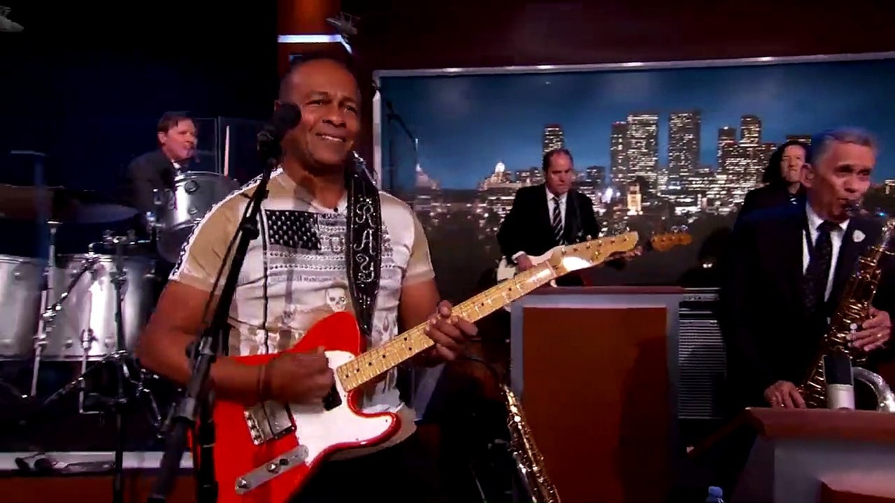 Les anciens et les nouveaux Ghostbusters dansent sur la chanson culte !