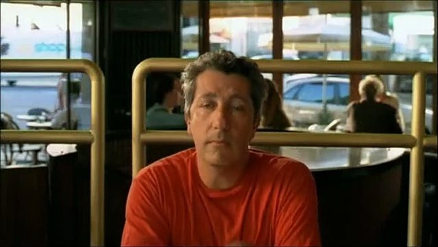 Prête-moi ta main Bande-annonce VF