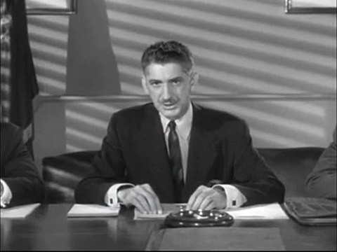 Des monstres attaquent la ville Bande-annonce VO