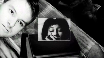 Signes particuliers : néant EXTRAIT VO "Réveil"