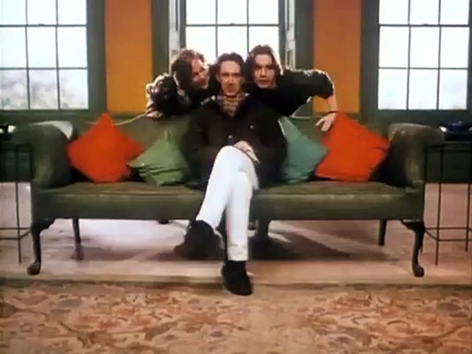 Petits meurtres entre amis Bande-annonce VO