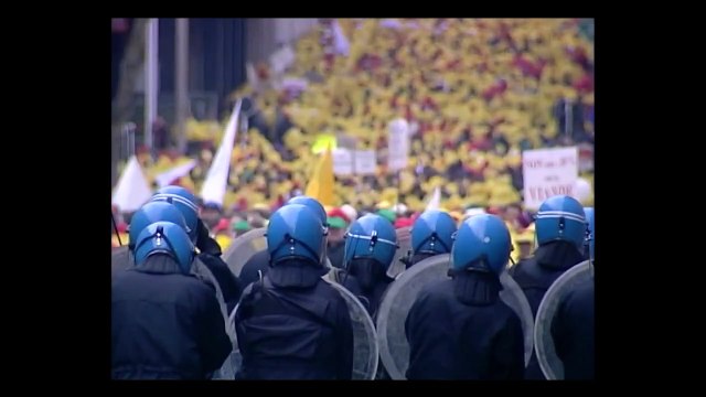 Les petits gars de la campagne Bande-annonce (2) VF