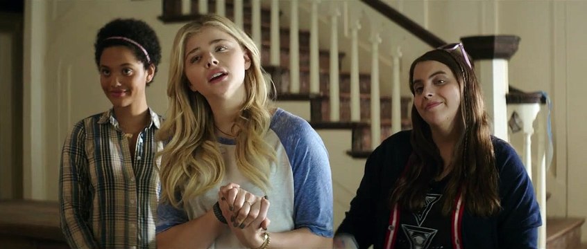 Nos pires voisins 2 - EXTRAIT VF Teddy rencontre les Kappa Nu