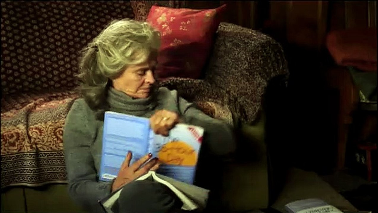 Loin d'elle Extrait vidéo (3) VO