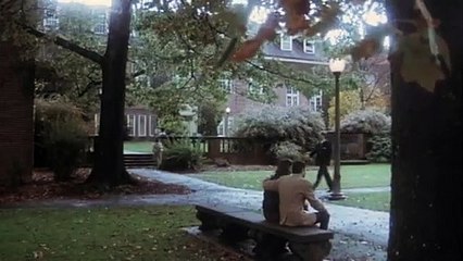 American College Bande-annonce VO