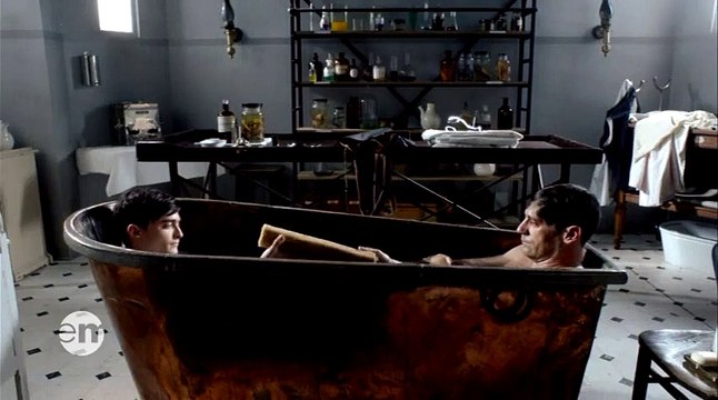 A Young Doctor's Notebook and Other Stories - saison 1 Bande-annonce VO