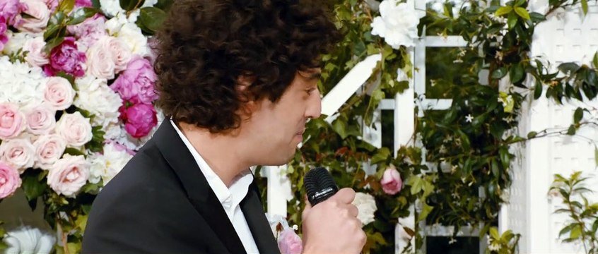 Des gens qui s'embrassent Bande-annonce VF