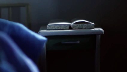 La maquette de Poudlard refaite avec des pages du livre