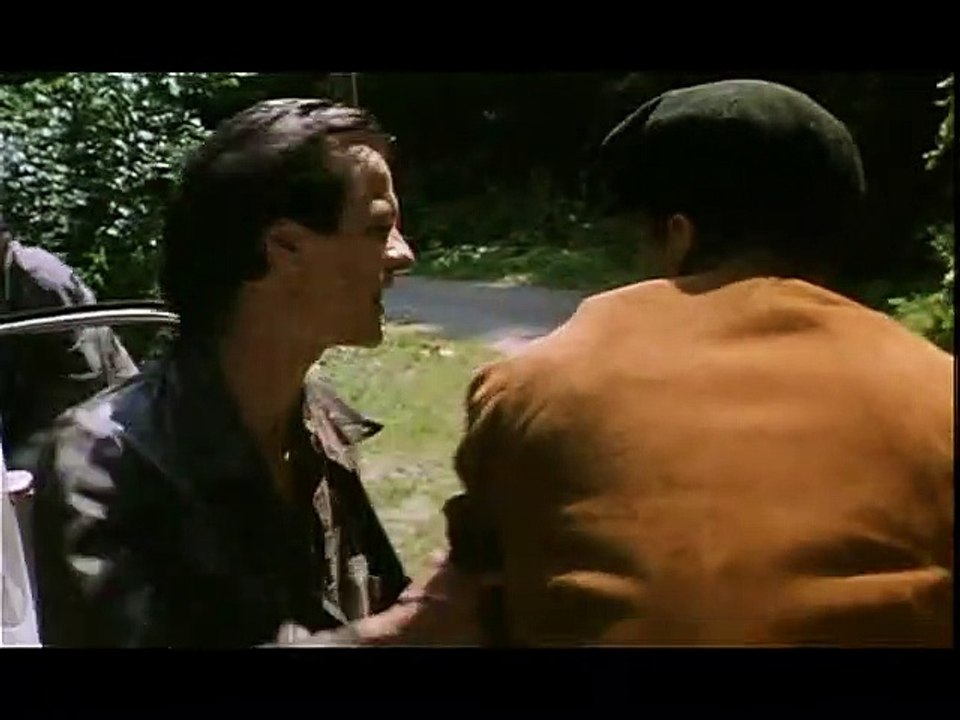 Un héros très discret Bande-annonce VF