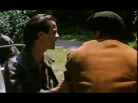 Un héros très discret Bande-annonce VF