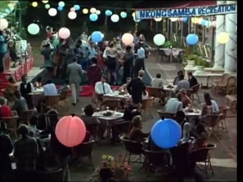 Un Anglais sous les tropiques Bande-annonce VO