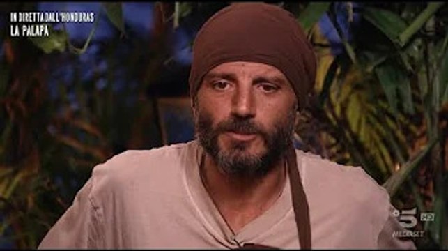 L'Isola dei Famosi Nicolas Vaporidis critica duramente la naufraga in diretta Tv Poco fa Ilary Blas