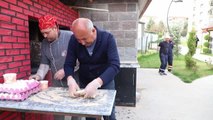KIRIKKALE - Yahşihan Belediye Başkanı Türkyılmaz, fırında pide yaparak vatandaşlara dağıttı