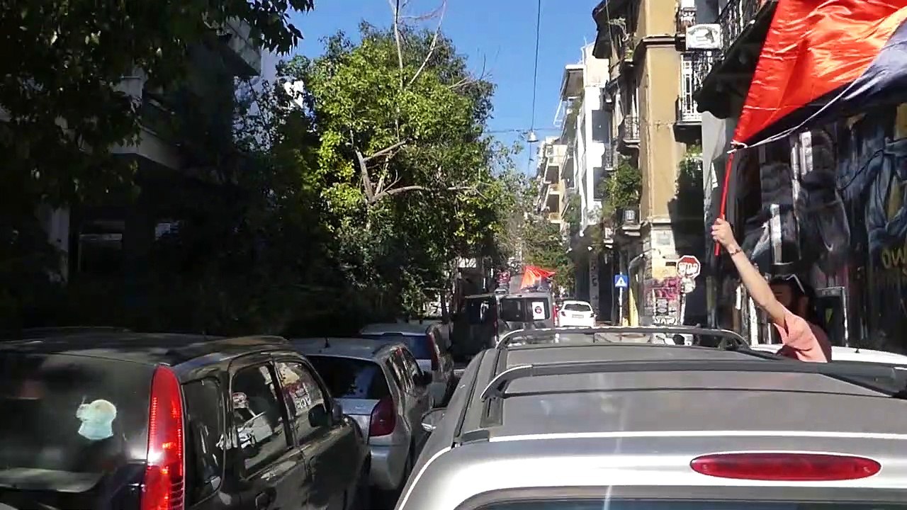 Sur la Route d'Exarcheia, récit d'un convoi solidaire en utopie Bande-annonce VO