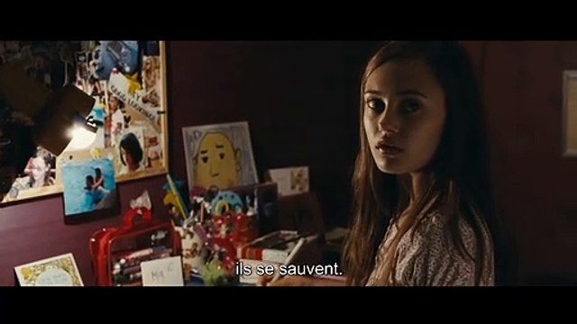 Intruders Bande-annonce VO