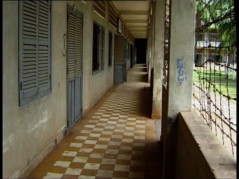 Duch, le maître des forges de l'enfer Bande-annonce VO