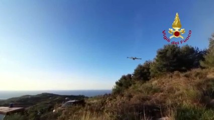 Incendi, a fuoco boschi nell'Imperiese: in azione anche Canadair