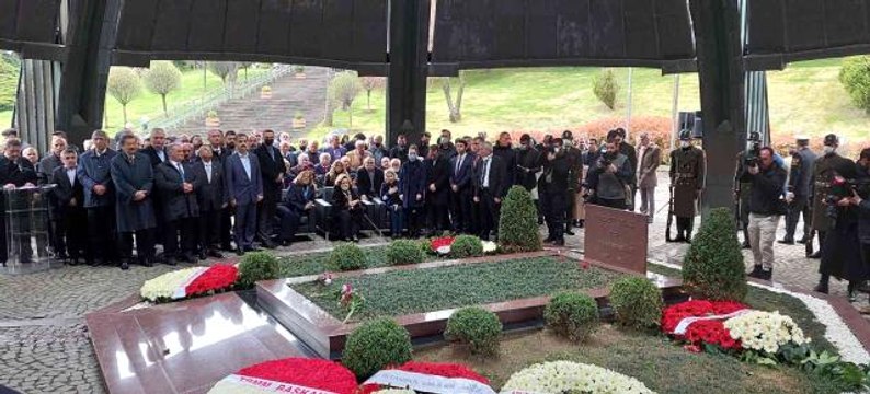 8'inci Cumhurbaşkanı merhum Turgut Özal vefatının 29'uncu yılında kabri başında anıldı