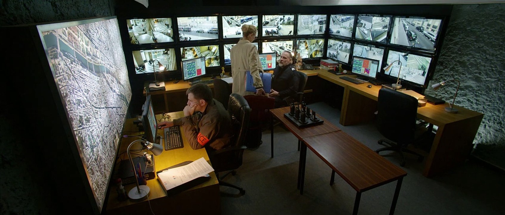 9 mois ferme Bande-annonce VF