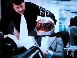 Le Monde sur le fil Teaser (2) VO