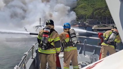 경남 창원시 선착장 화재...어선 3척 불 타 / YTN