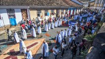 A Procissão  da Ressurreição em Ouro Preto vista de cima (17/4/22)