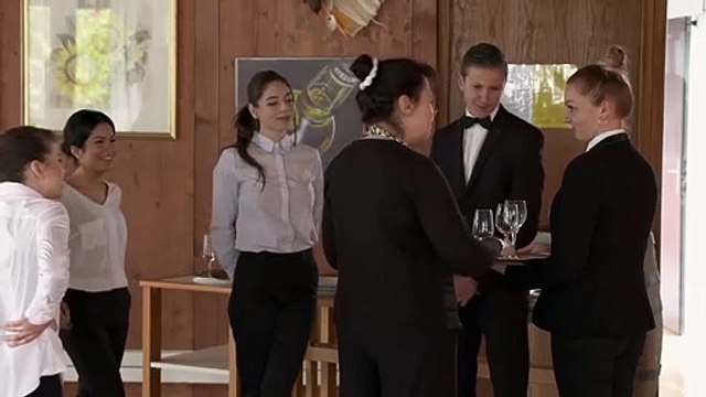 Les Petits Maîtres du Grand hôtel EXTRAIT VF Plateaux