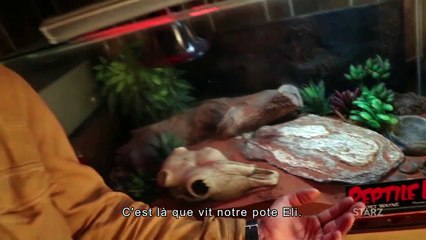 Pablo Bolivar vous fait visiter la caravane d&#039;Ash dans la série Evil Dead